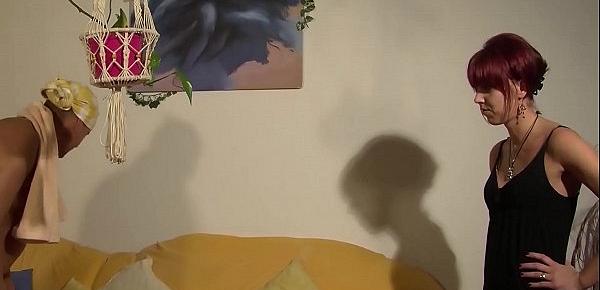 Die Freundin auf dem Sofa gefickt - HD - Amateur Hausfrau
